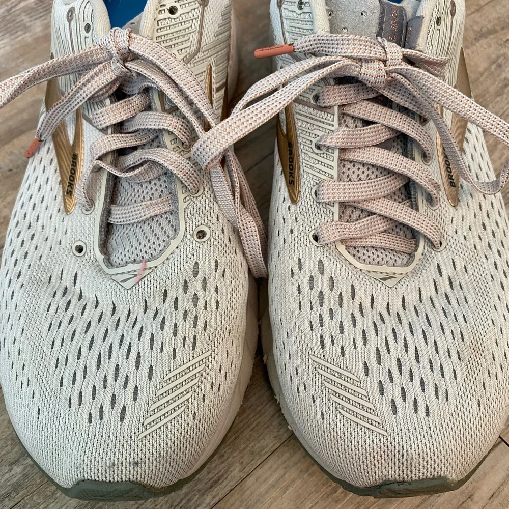 Brooks adrenaline running shoes - Picture 5 of 10